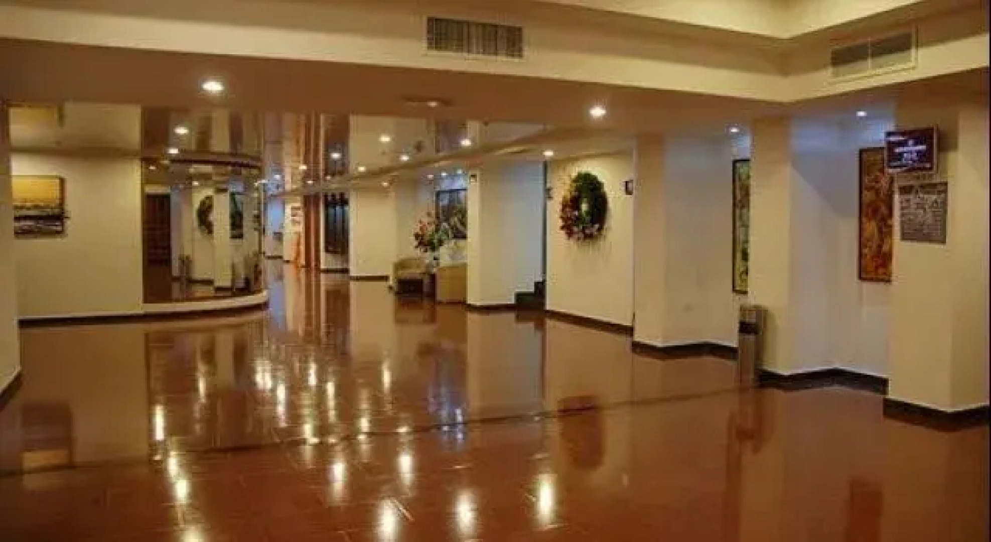 Hotel Cristina Suites