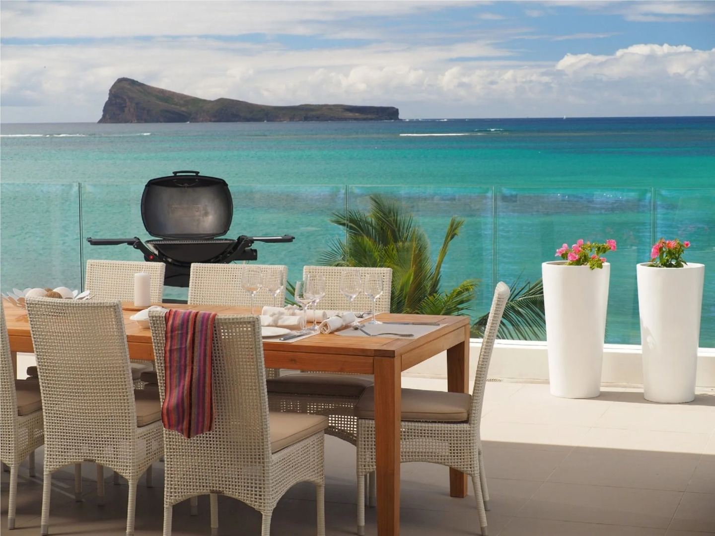 Myra Seafront Suites with Lov