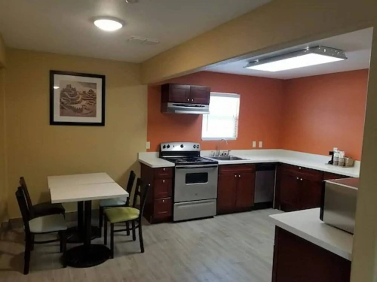 Captain's Quarters Inn