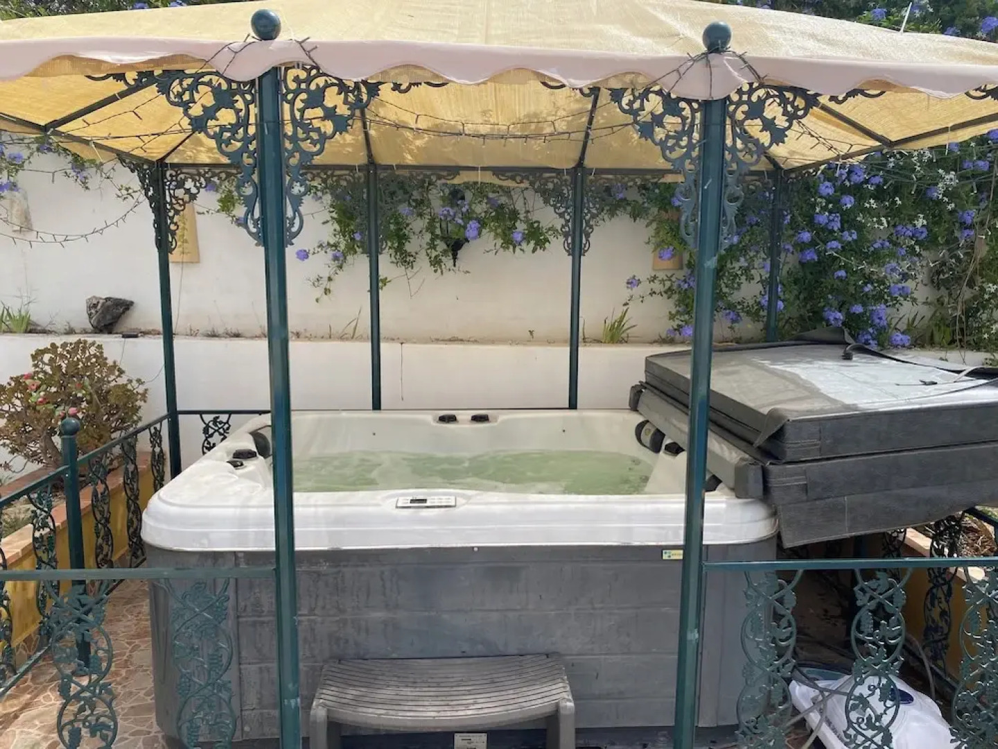 Luxury Beachfront Villa in La Perla