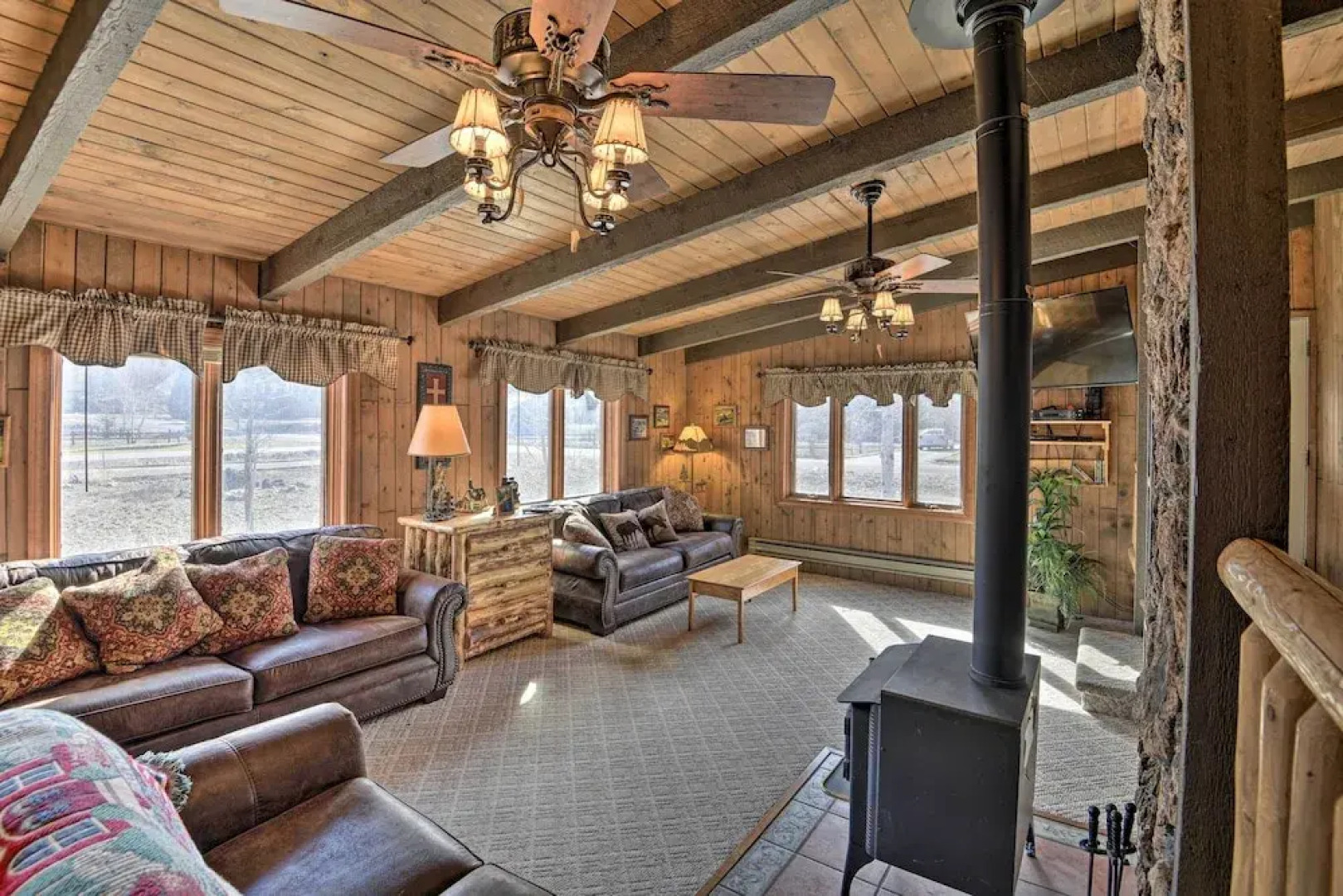 Cabin by Rio Grande - 19 Mi to Wolf Creek!