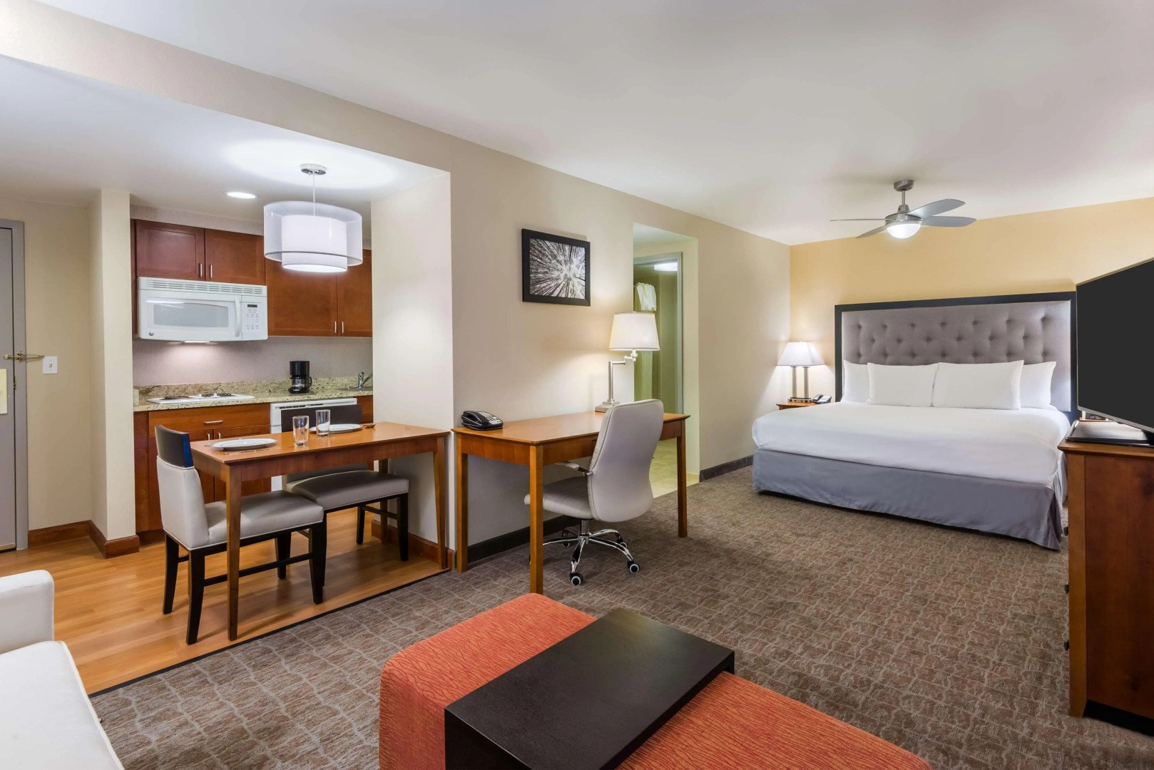 Larkspur Landing Extended Stay Suites St. Louis Riverport - Airport West
