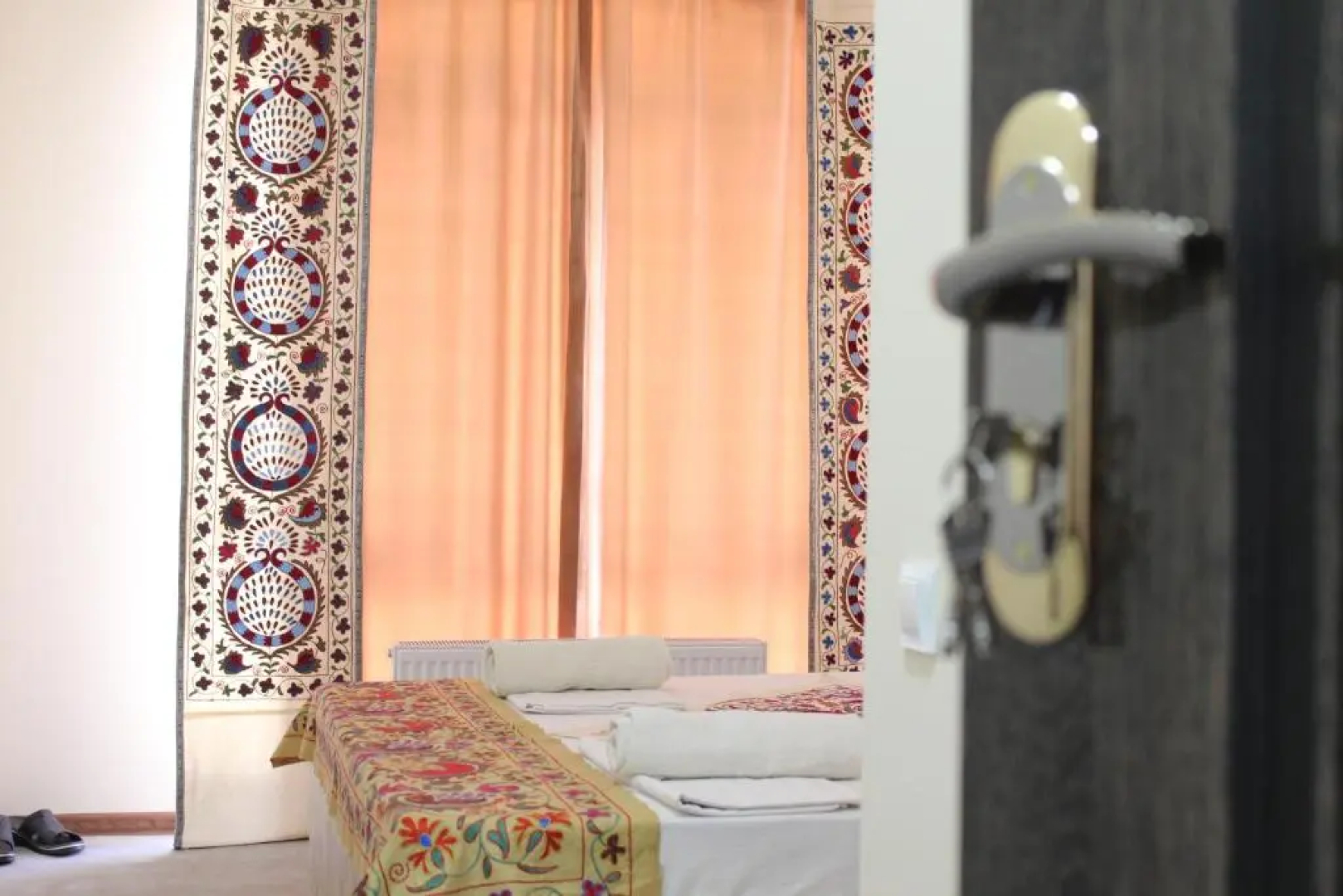 Guest House Ruslan Nurata & Tours