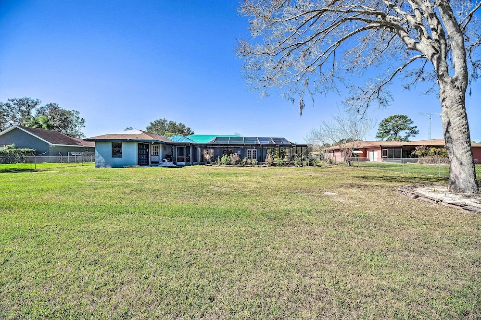 Lanai, Pool & Gas Grill: Sebring Retreat!