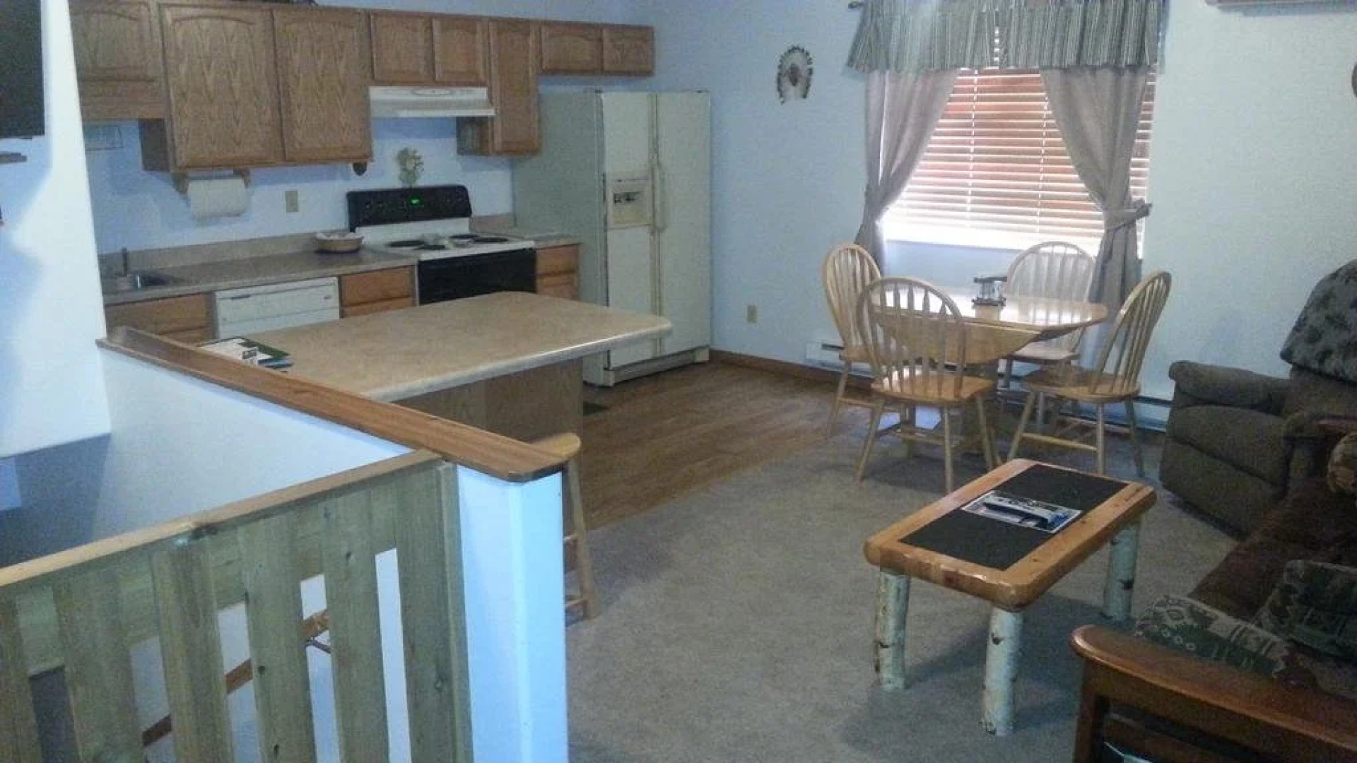 Wolf Den Log Cabin Motel and RV Park