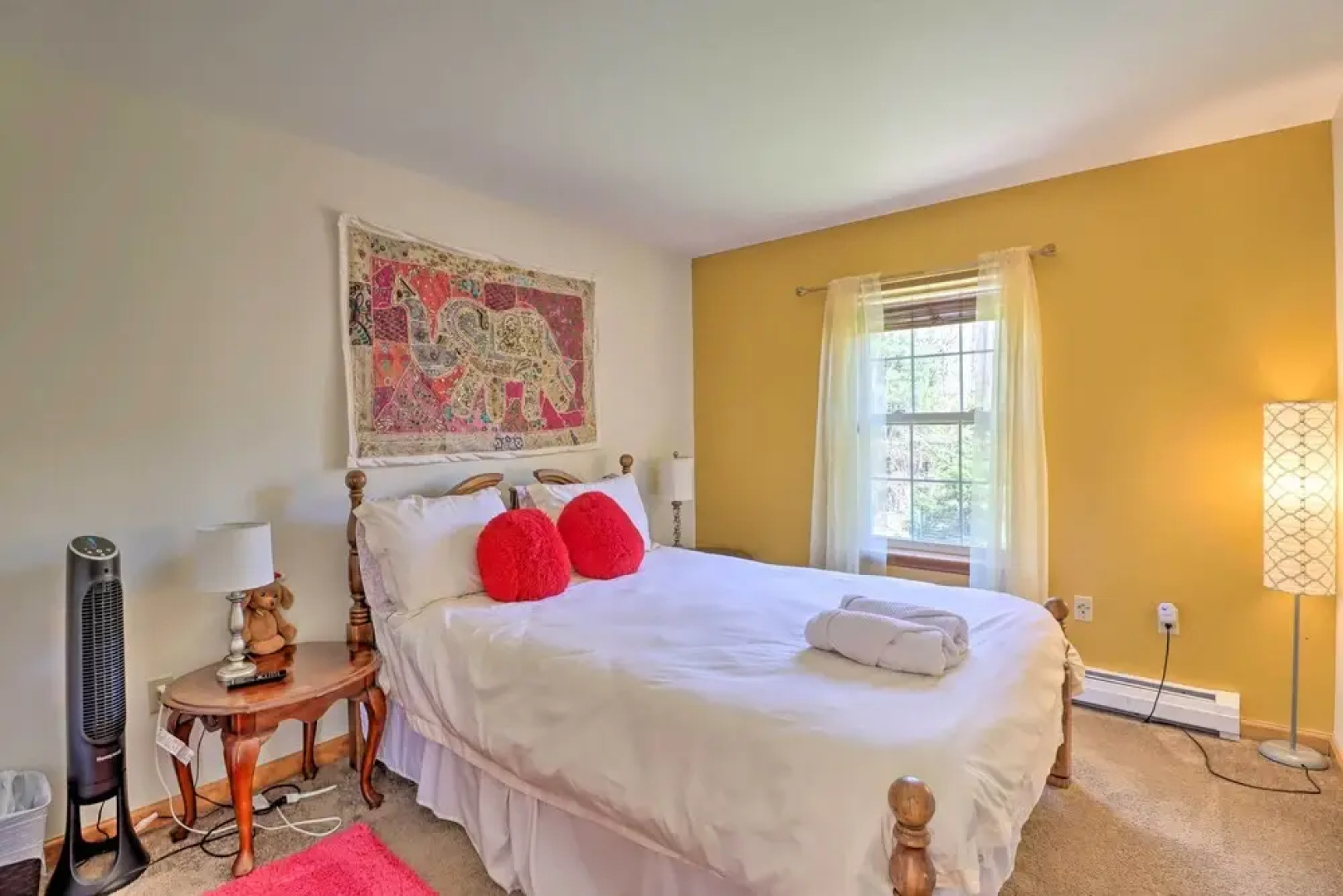 Colonial House in Quiet Area Near Camelback Resort