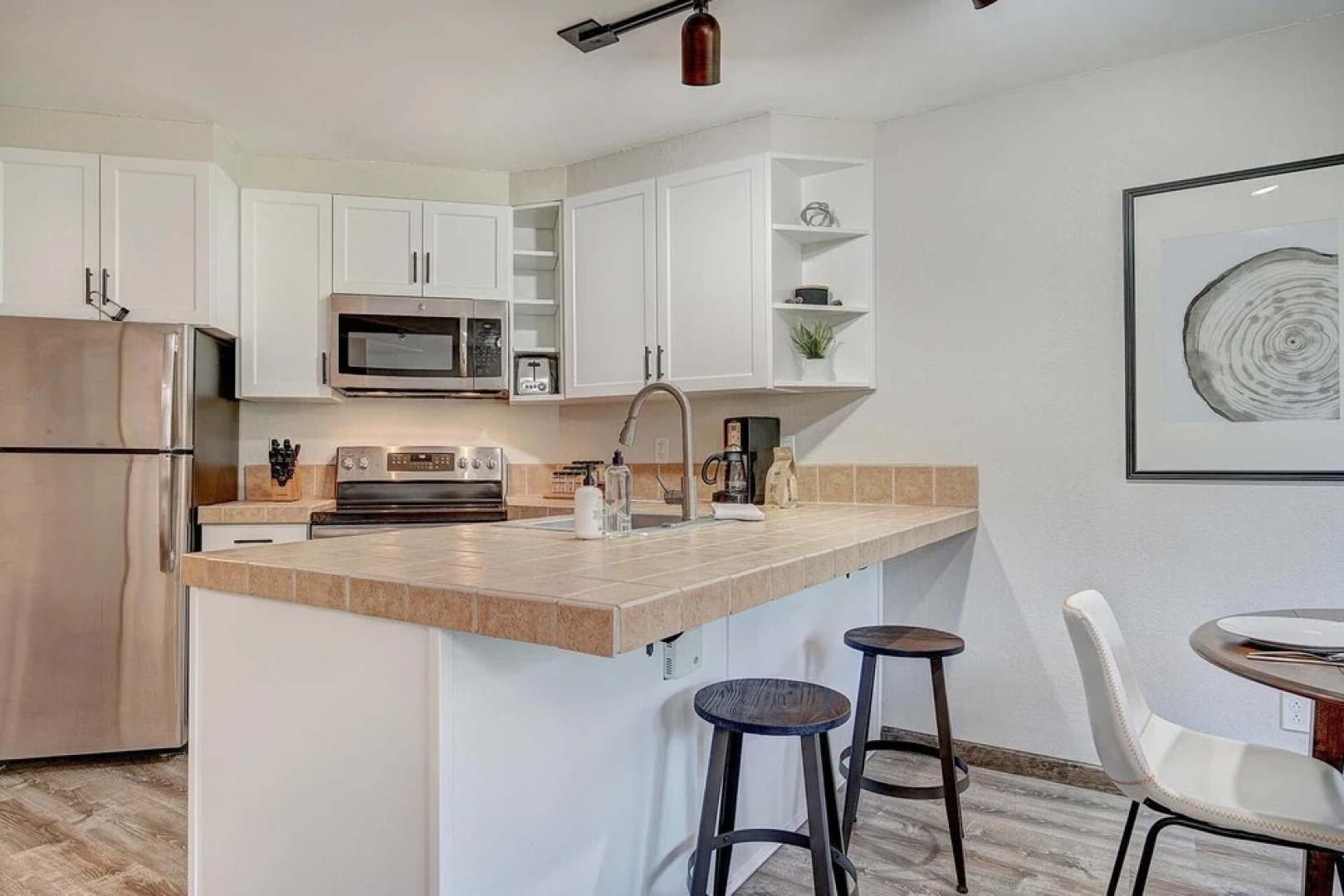 New Chic Ski-in Ski-out Condo Park