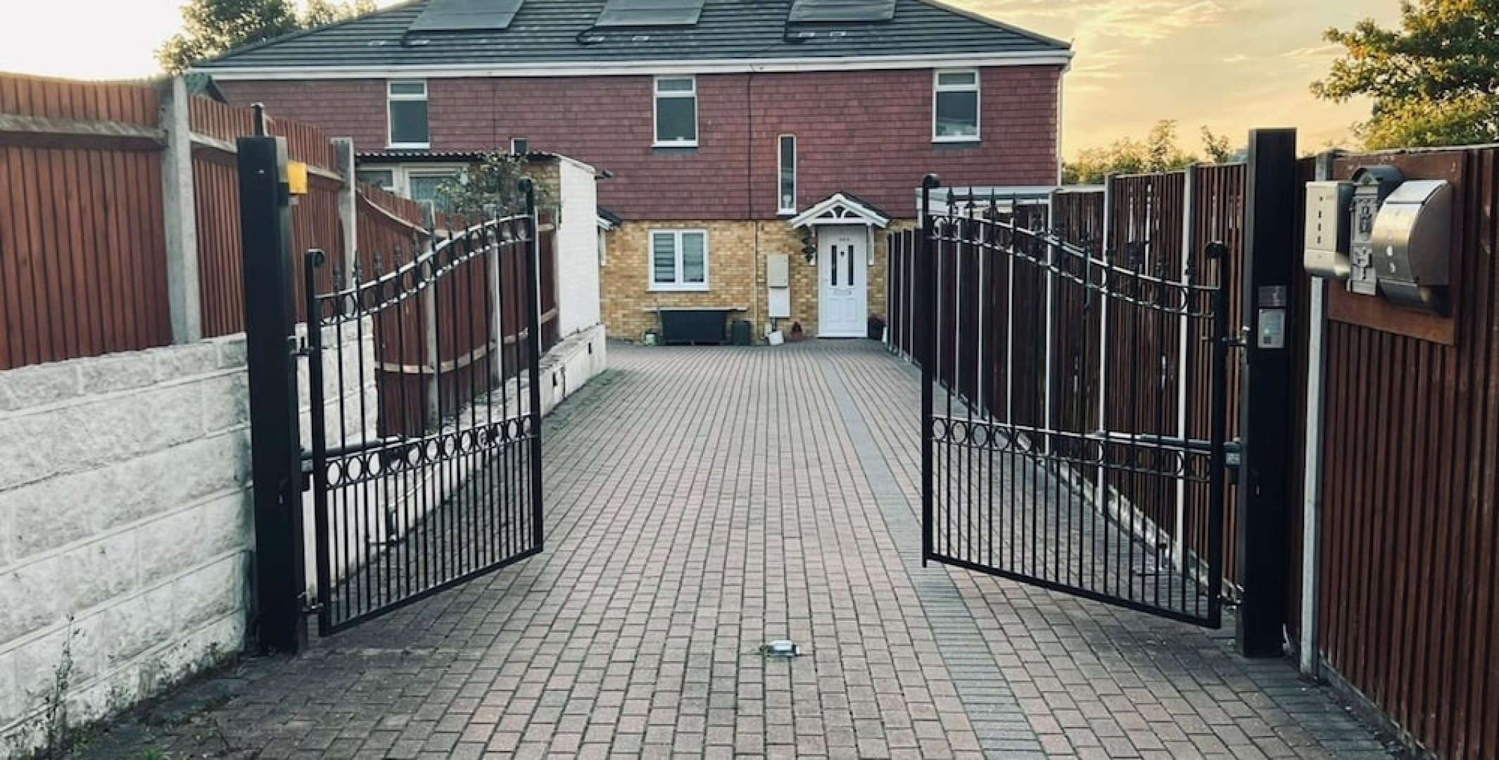 Cliffe House by Kasar Stays