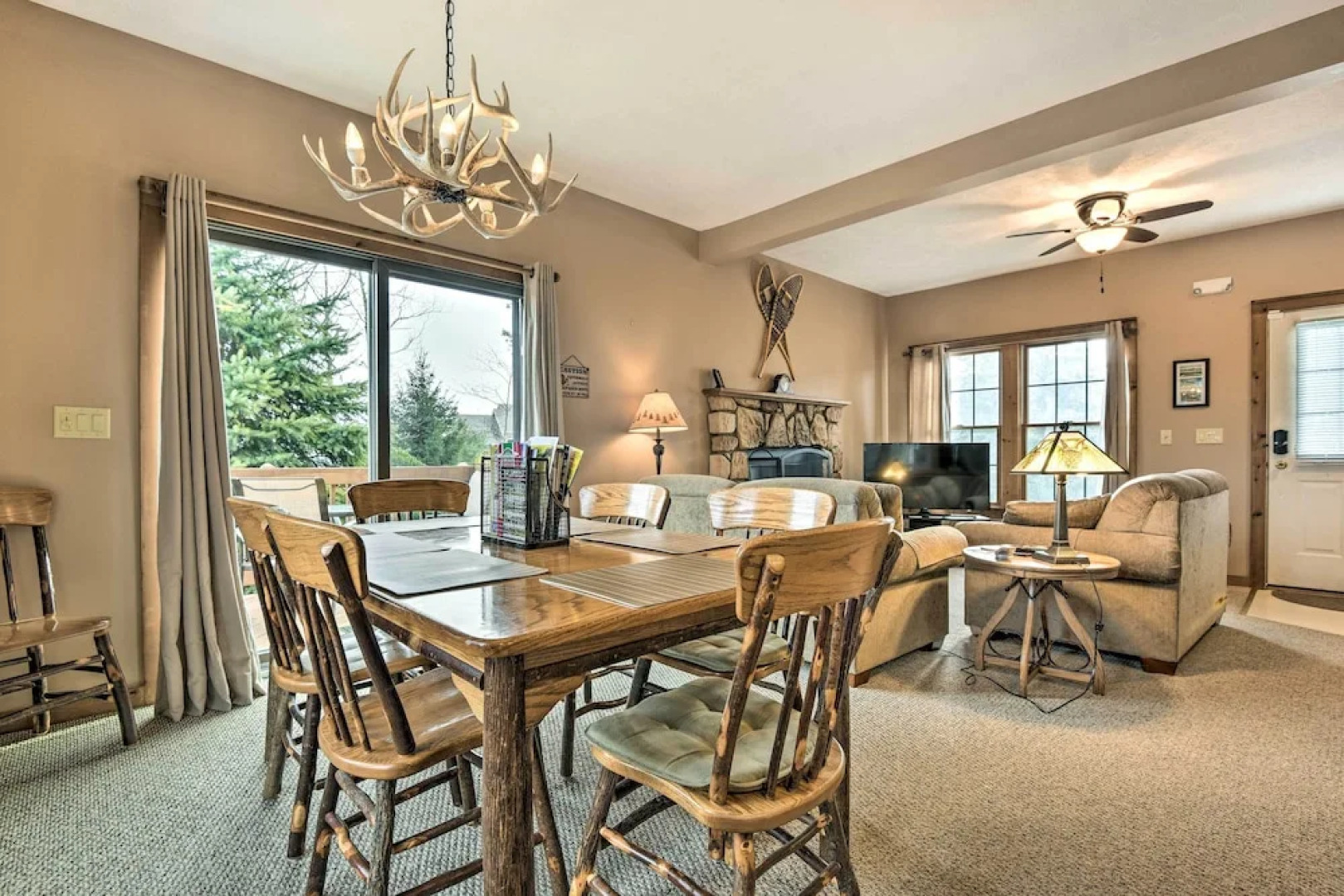 Tannersville Cozy Home w/ Deck, 1 Mi to Camelback!