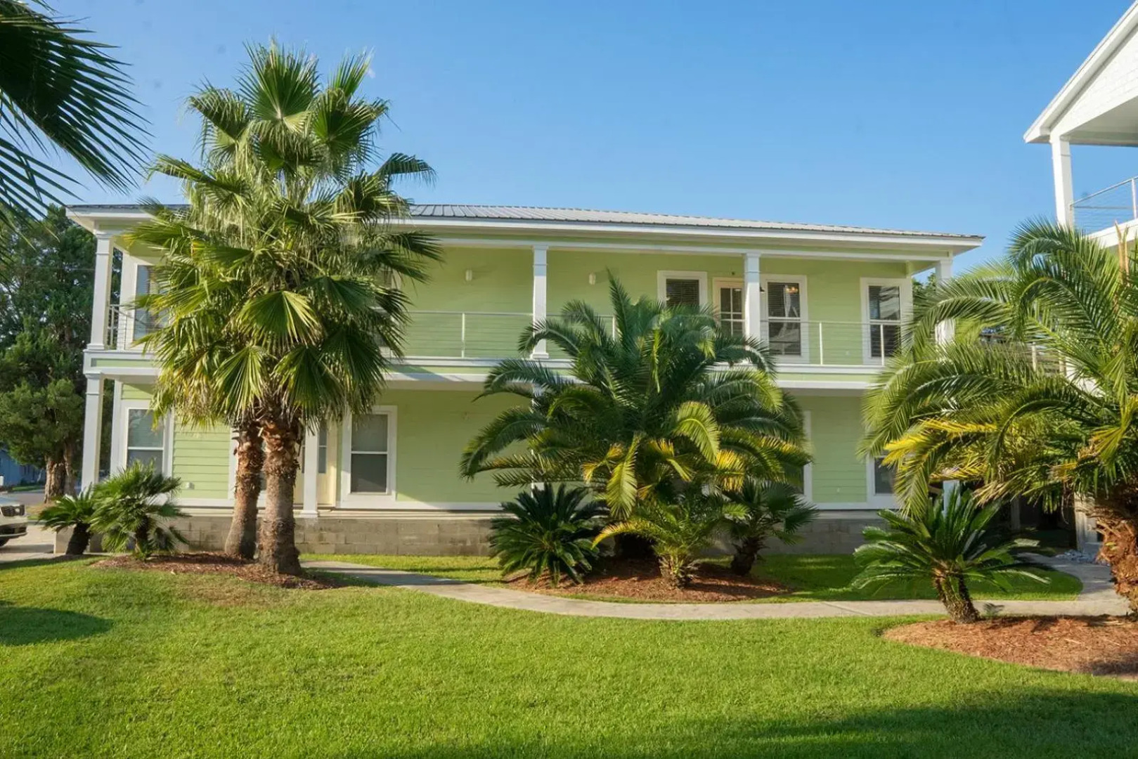 Gorgeous 3 Beds 2 Bath Home Perfect for Long Stays -E-