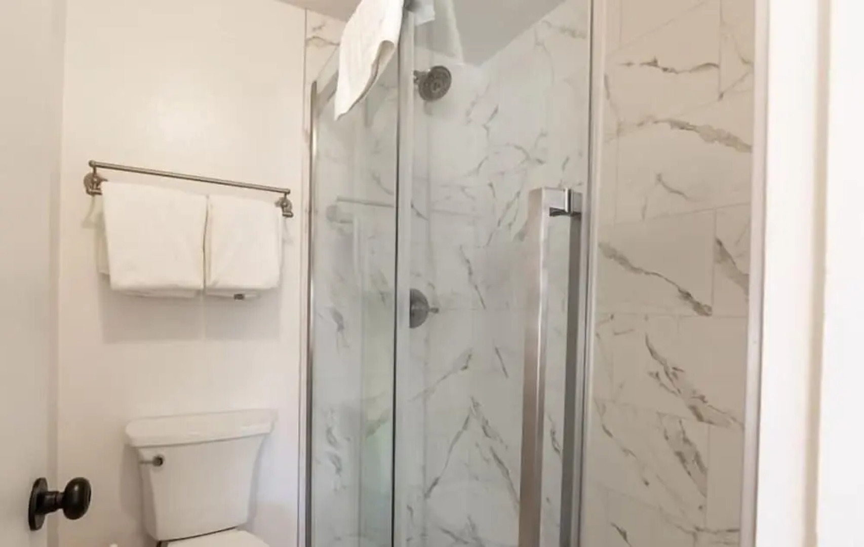 Breakaway West Ski Condo 1,5 miles from the Lifts by RedAwning