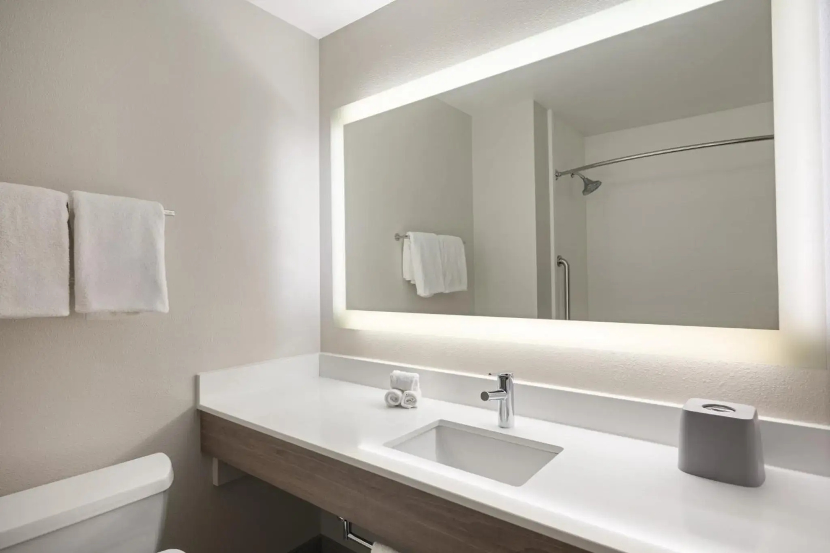 Holiday Inn Express Sheboygan-Kohler by IHG