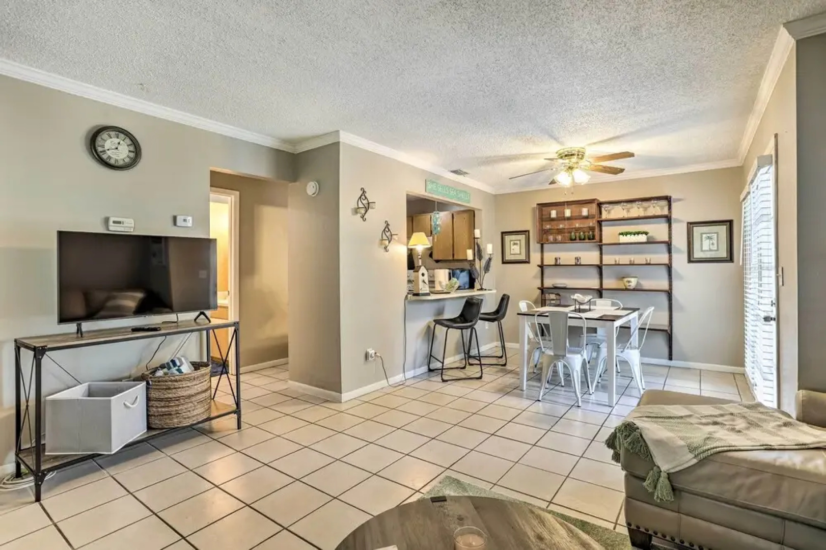Seminole Townhome: Easy Access to Beaches!