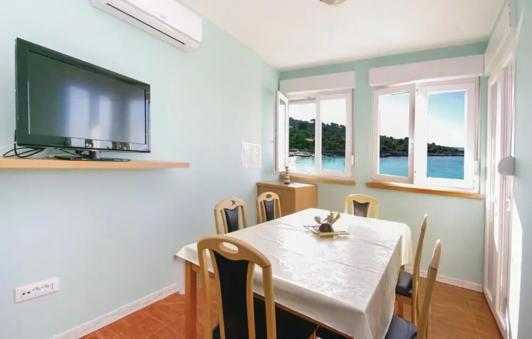 Beautiful Apartment in Drvenik Mali With 4 Bedrooms, Sauna and Outdoor Swimming Pool