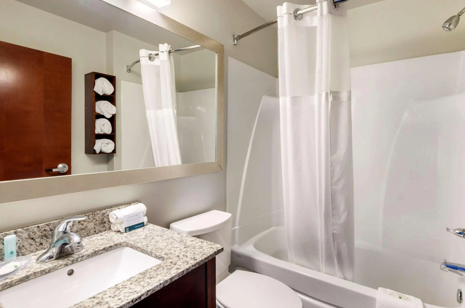 Clarion Pointe Staunton East