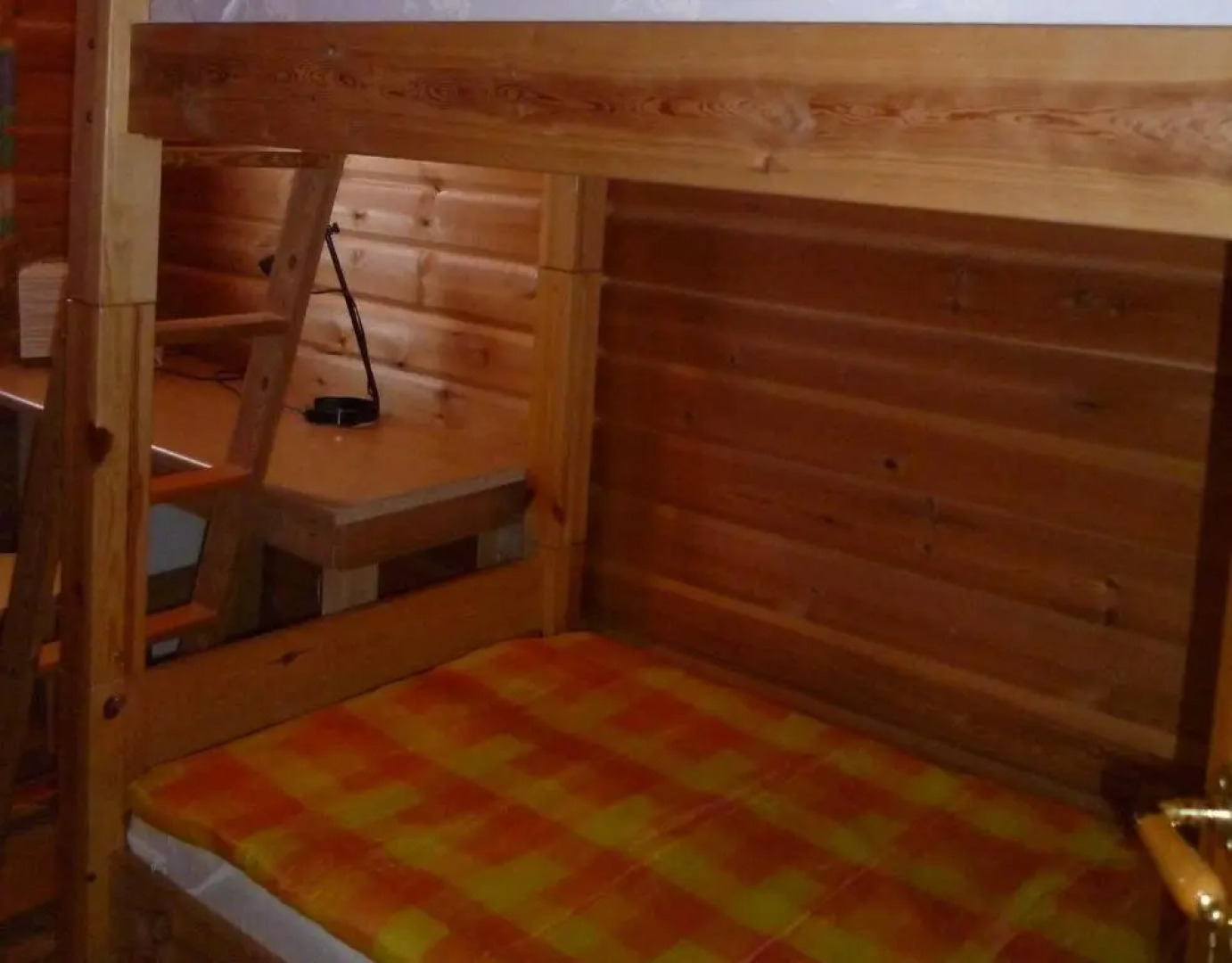 Holzblockhaus mit Kamin am Kite-, Surf- und Badestrand