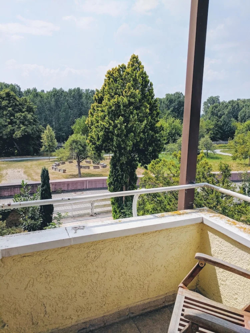 Apartmenthaus am Rhein