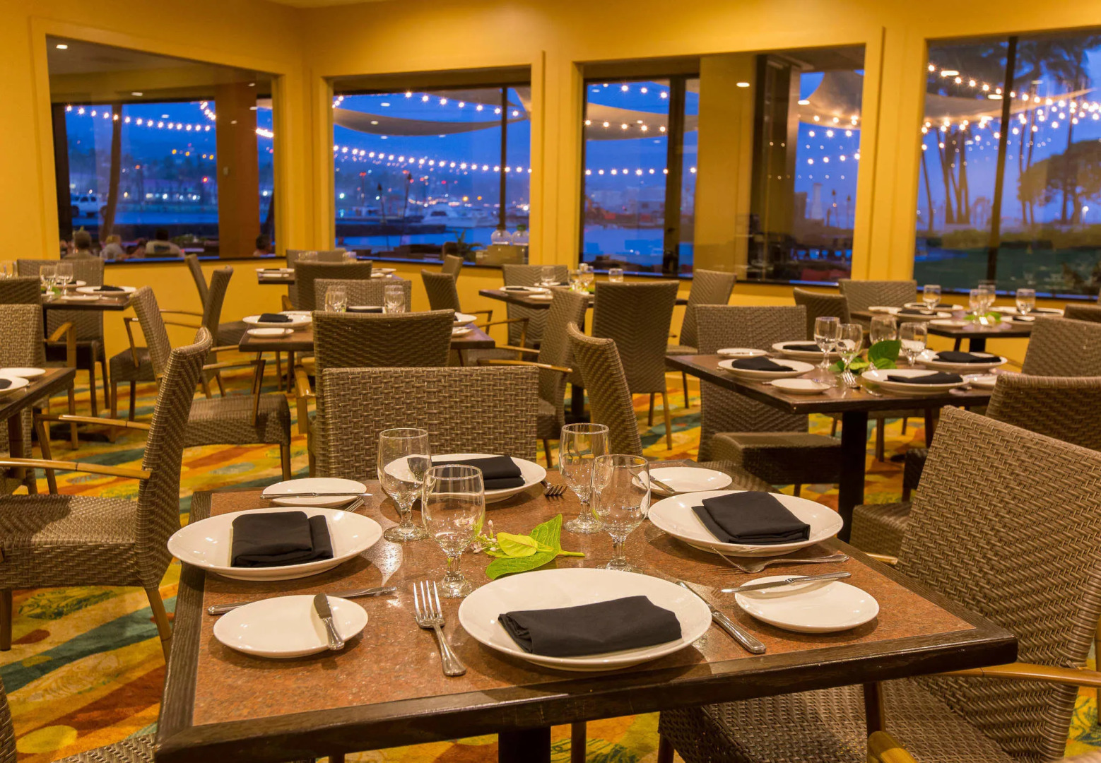 Courtyard by Marriott King Kamehameha's Kona Beach Hotel