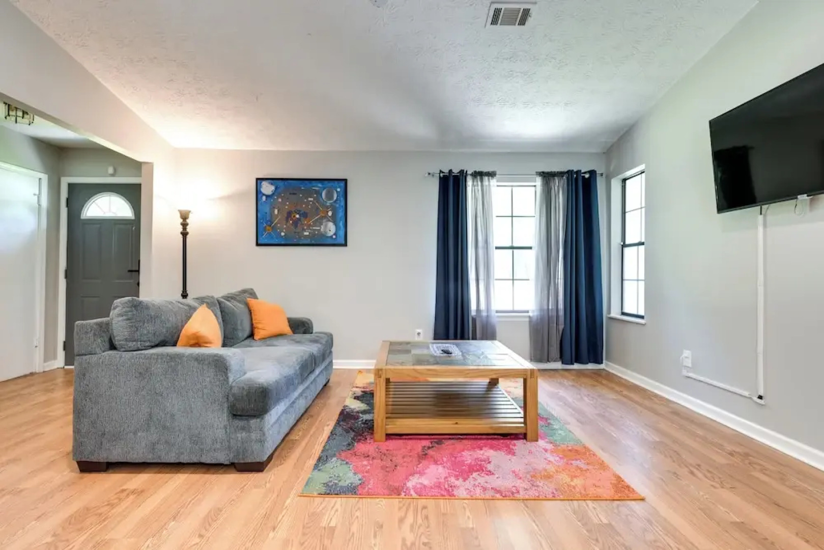 Fairburn Home w/ 2 Decks, Grill & Outdoor Dining!