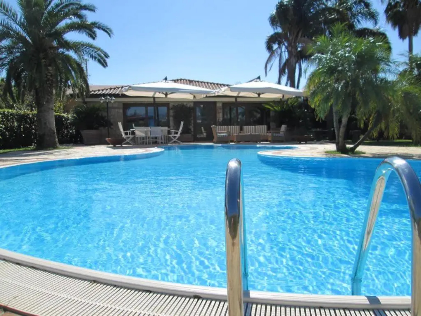 2 bedrooms appartement at Lago 400 m away from the beach with shared pool enclosed garden and wifi