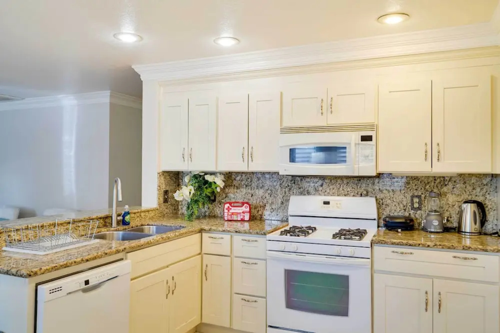 Bright Tracy Vacation Rental w/ Patio!