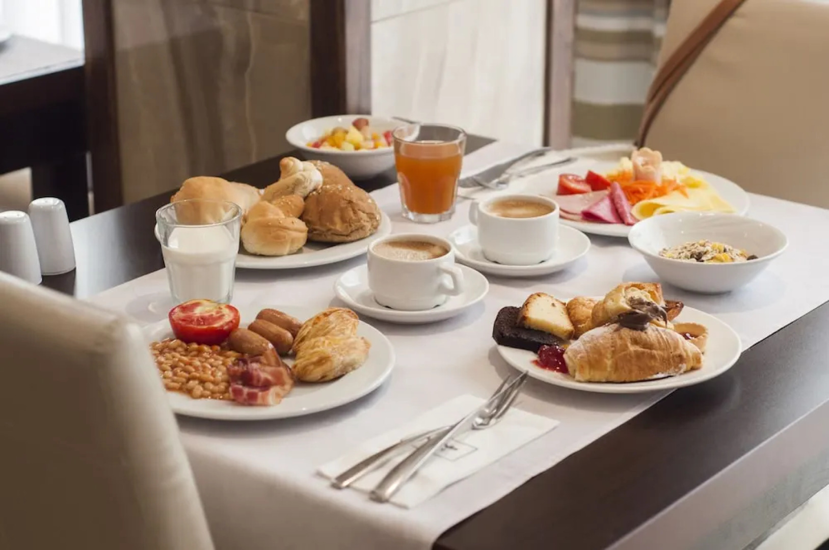 Rooms by Alexandra Hotel