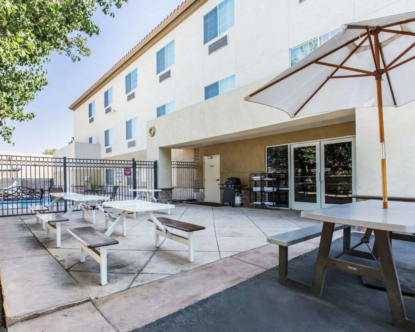 Comfort Suites Bakersfield