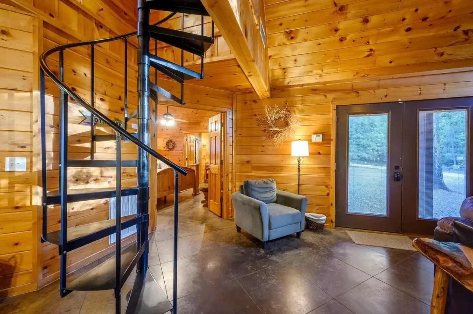 Okehi Pine Cabin With Wood Burning Fireplace and Outdoor Hot Tub by Redawning