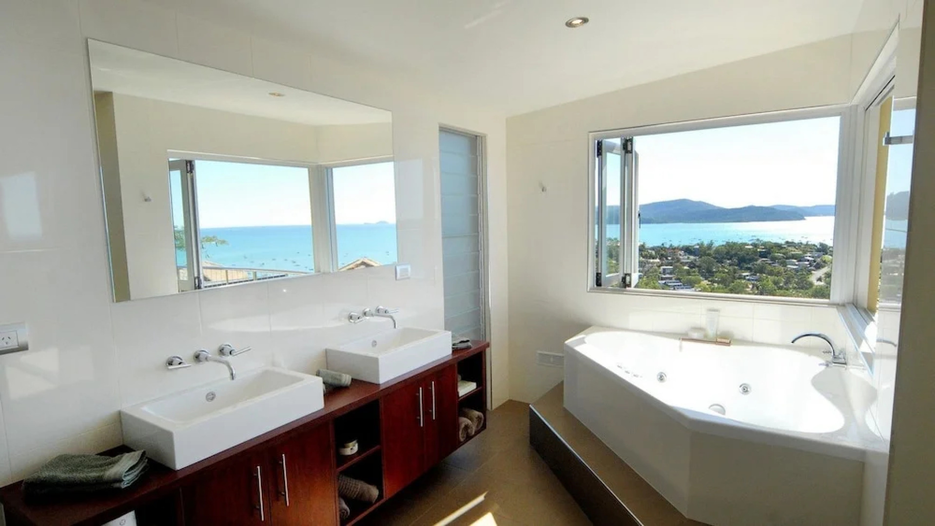 Whitsunday Views - Airlie Beach