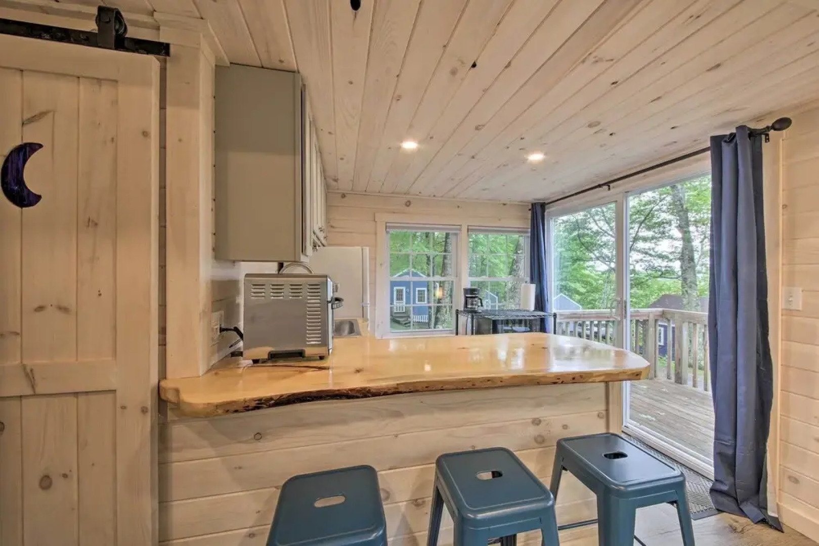 Idyllic Edgecomb Forest Studio w/ Deck & Balcony!