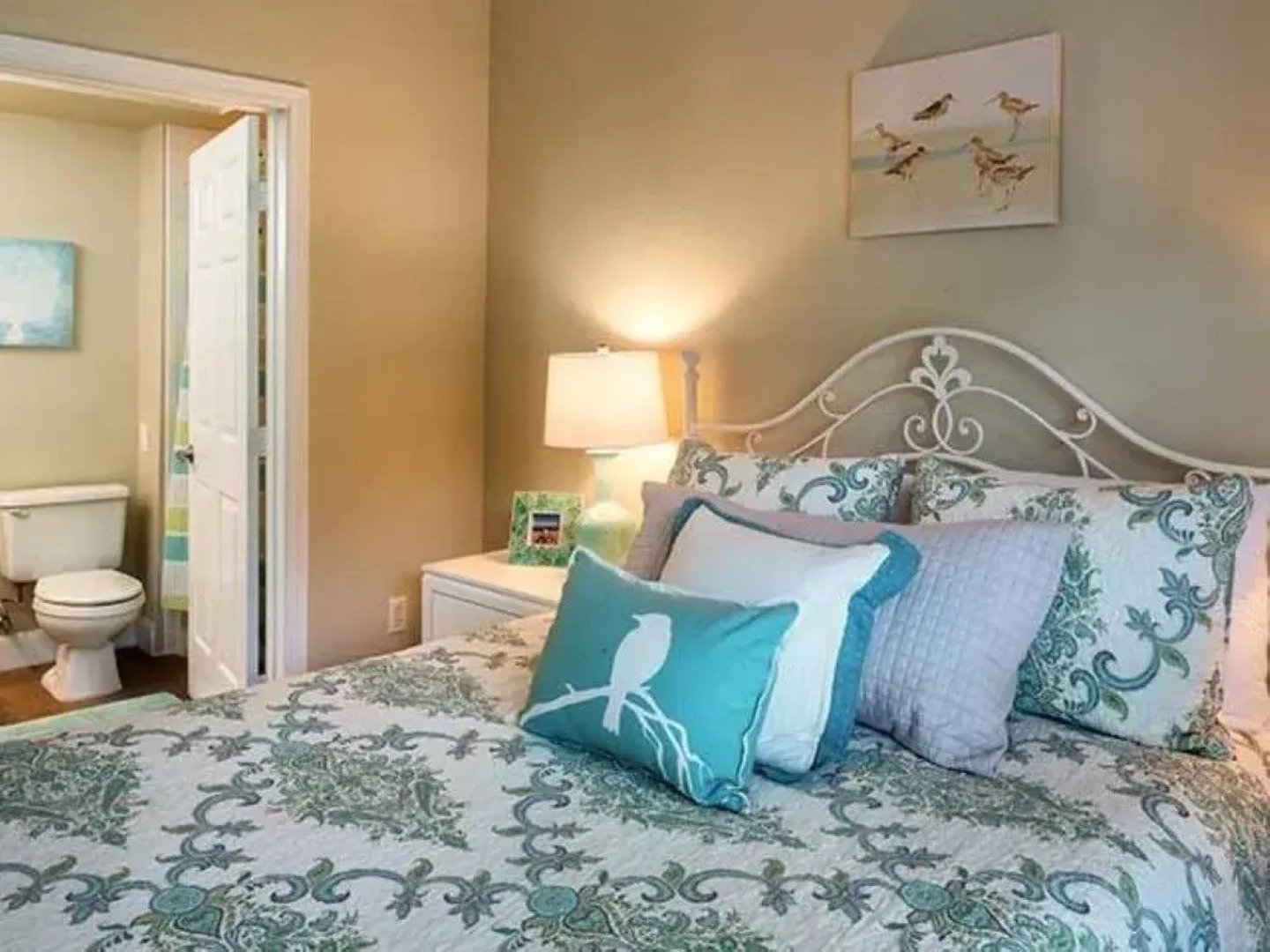 Global Luxury Suites at Waltham