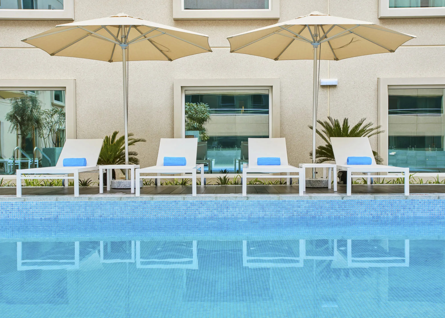 Hilton Garden Inn Dubai, Mall Avenue