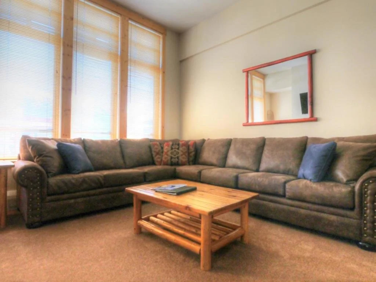 Comfortable Condo, Outstanding Location - TX414 by RedAwning