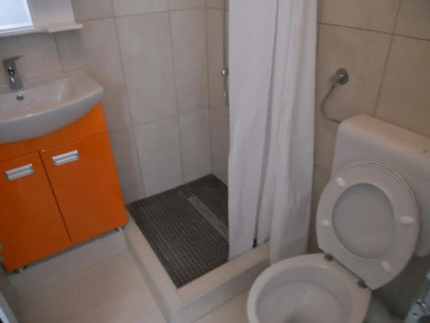 AppleLine Apartments