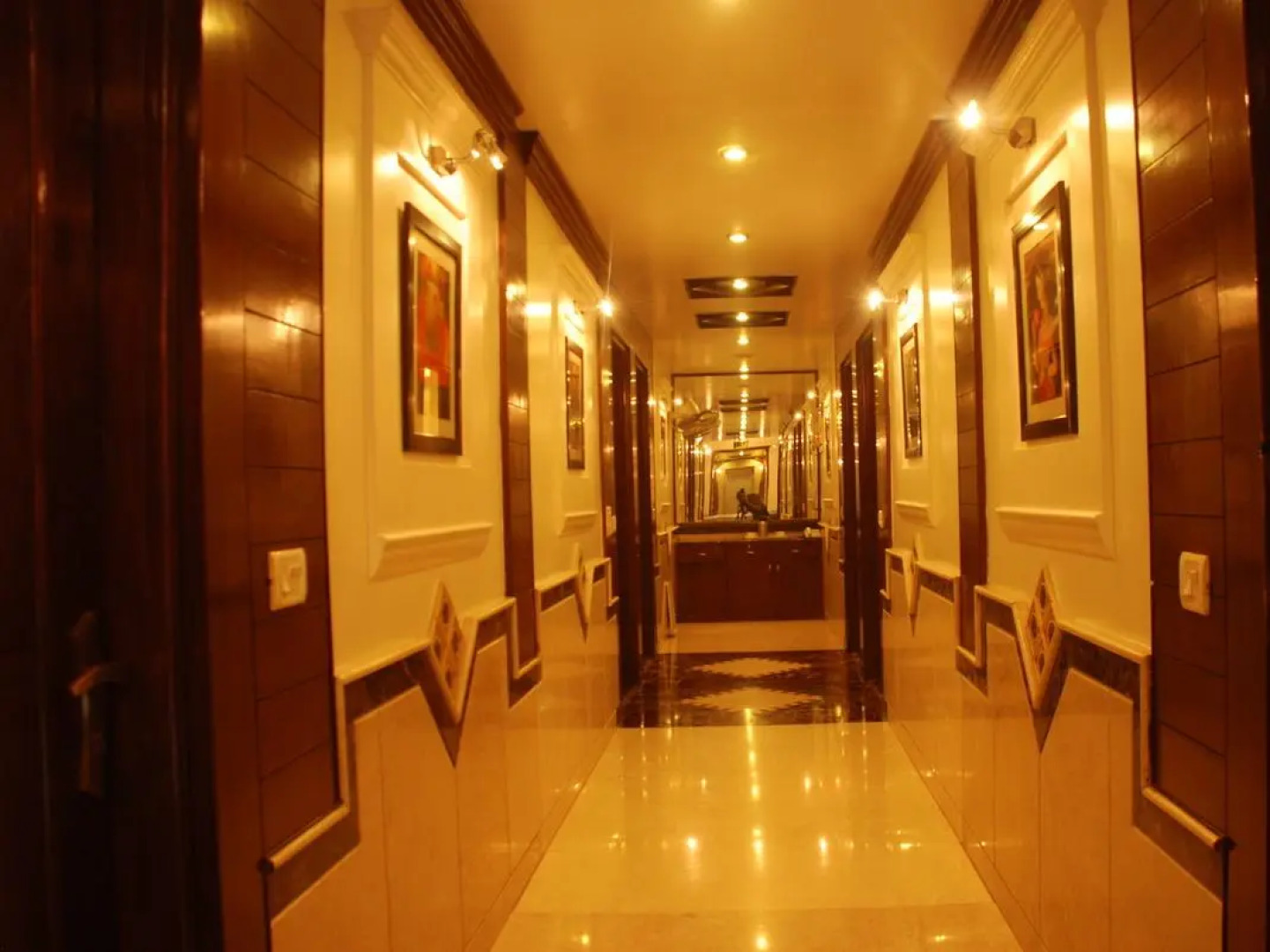 Hotel Shipra International
