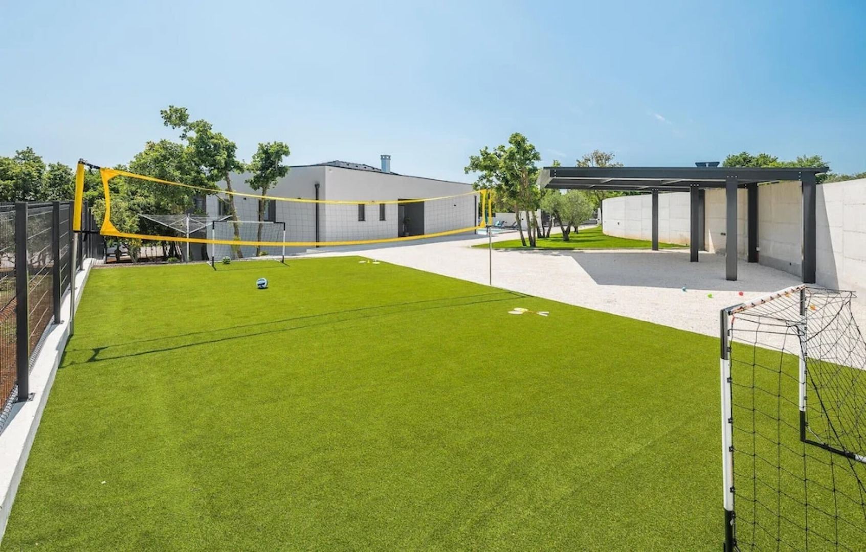 Beautiful Home in Rebici with Hot Tub, Sauna & 4 Bedrooms