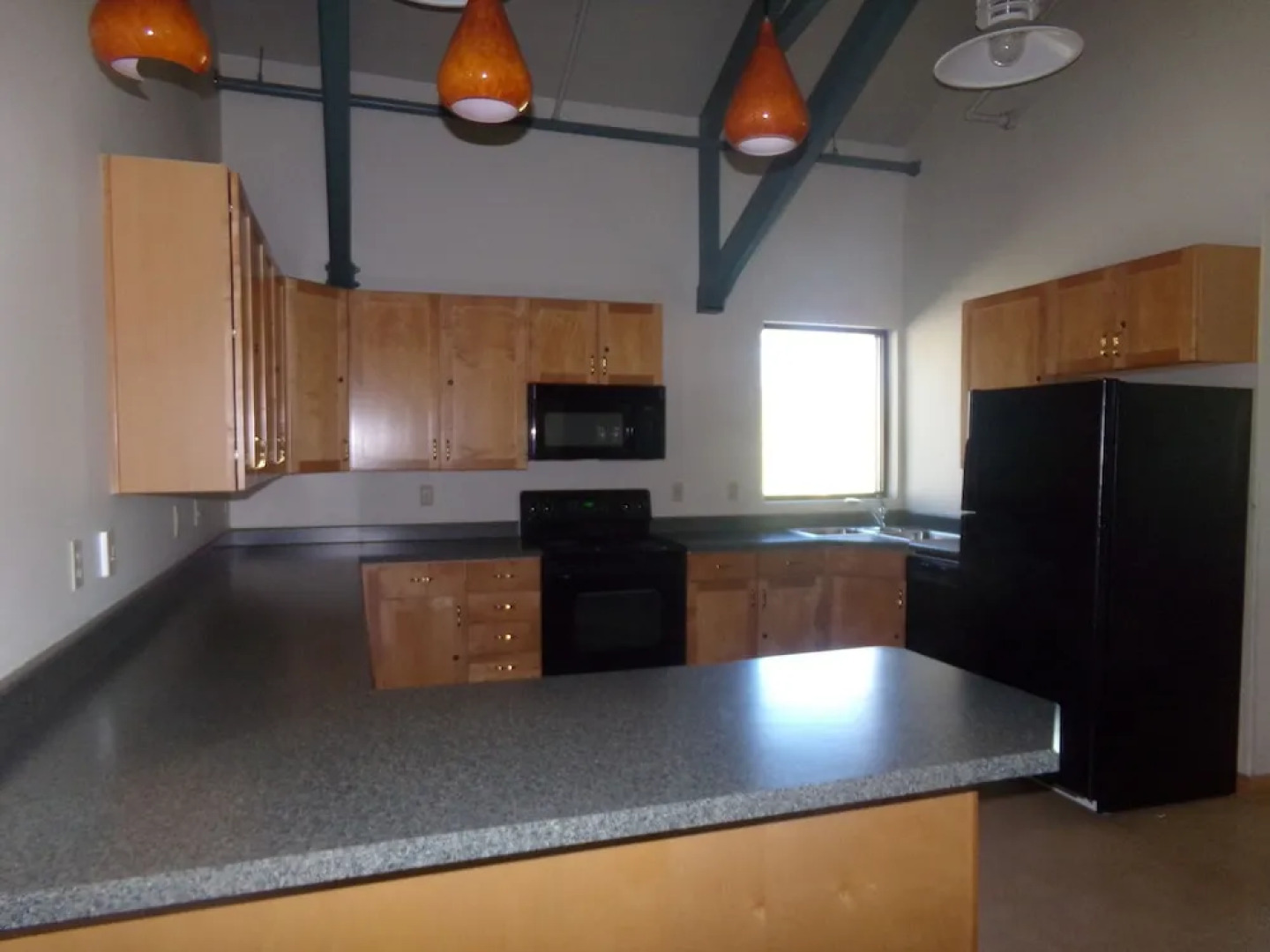 Three House 2 Bed 2 Bath THWC