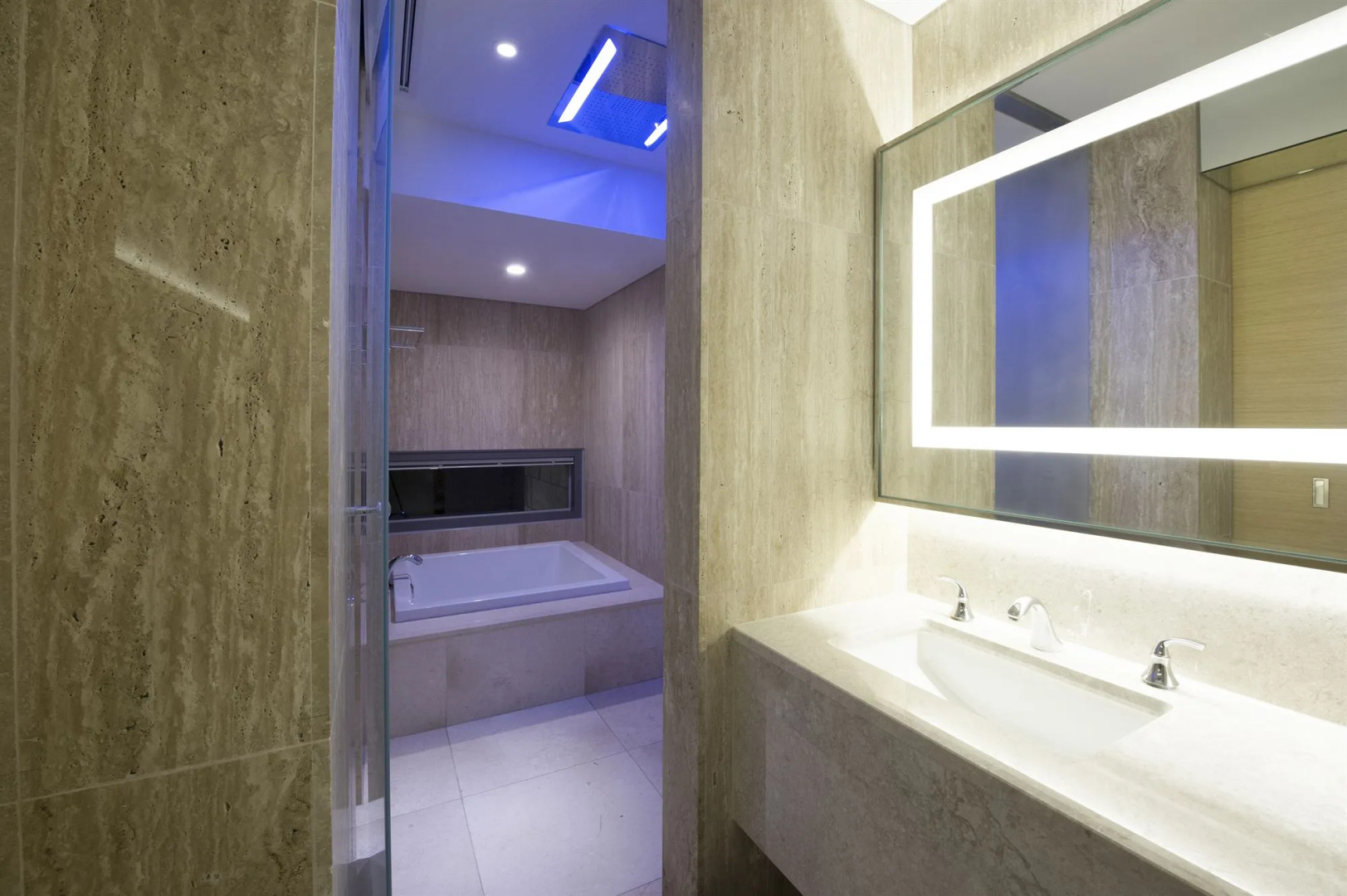 Luston Villa & Hotel