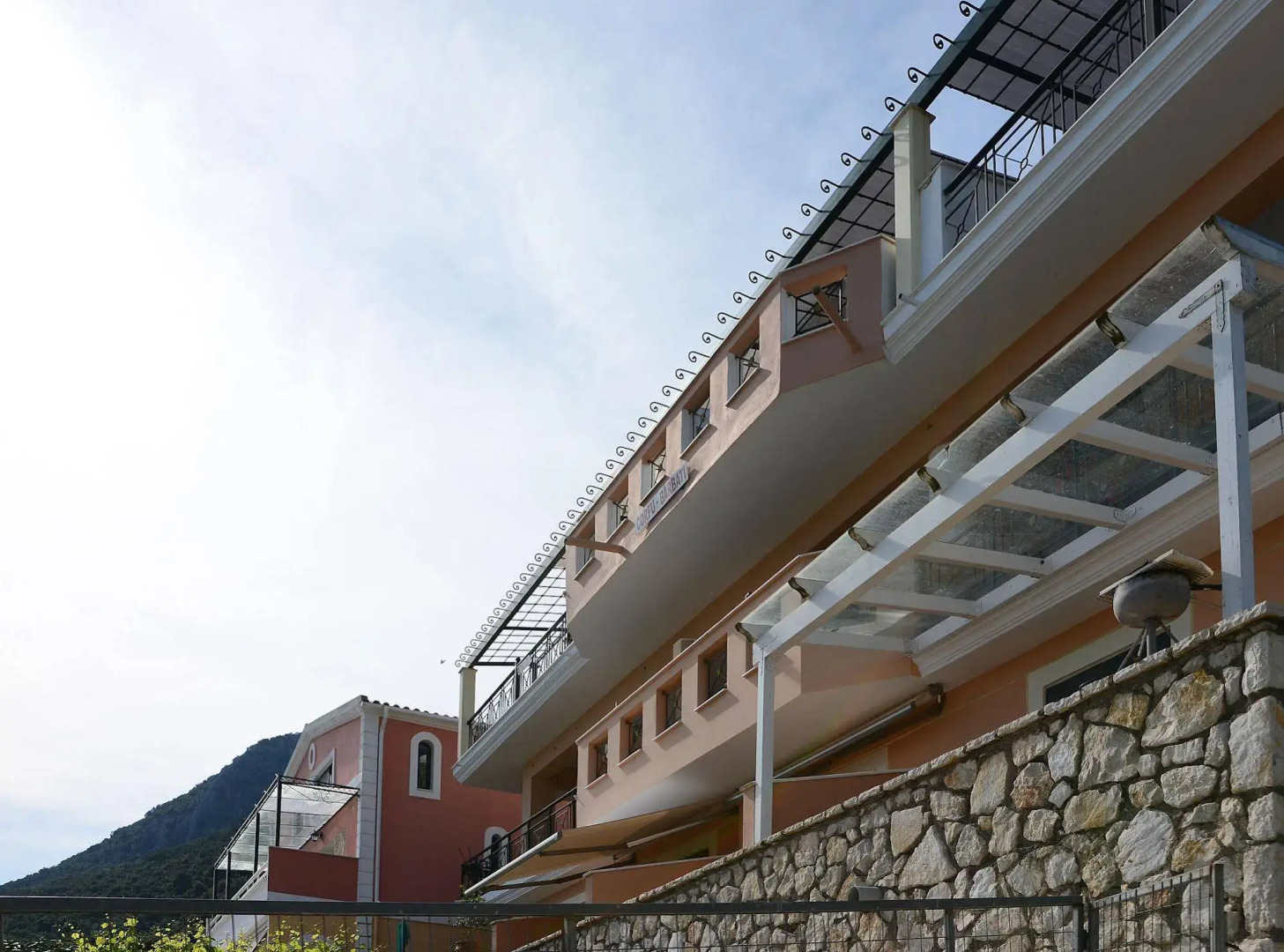 Sarakinos Apartments