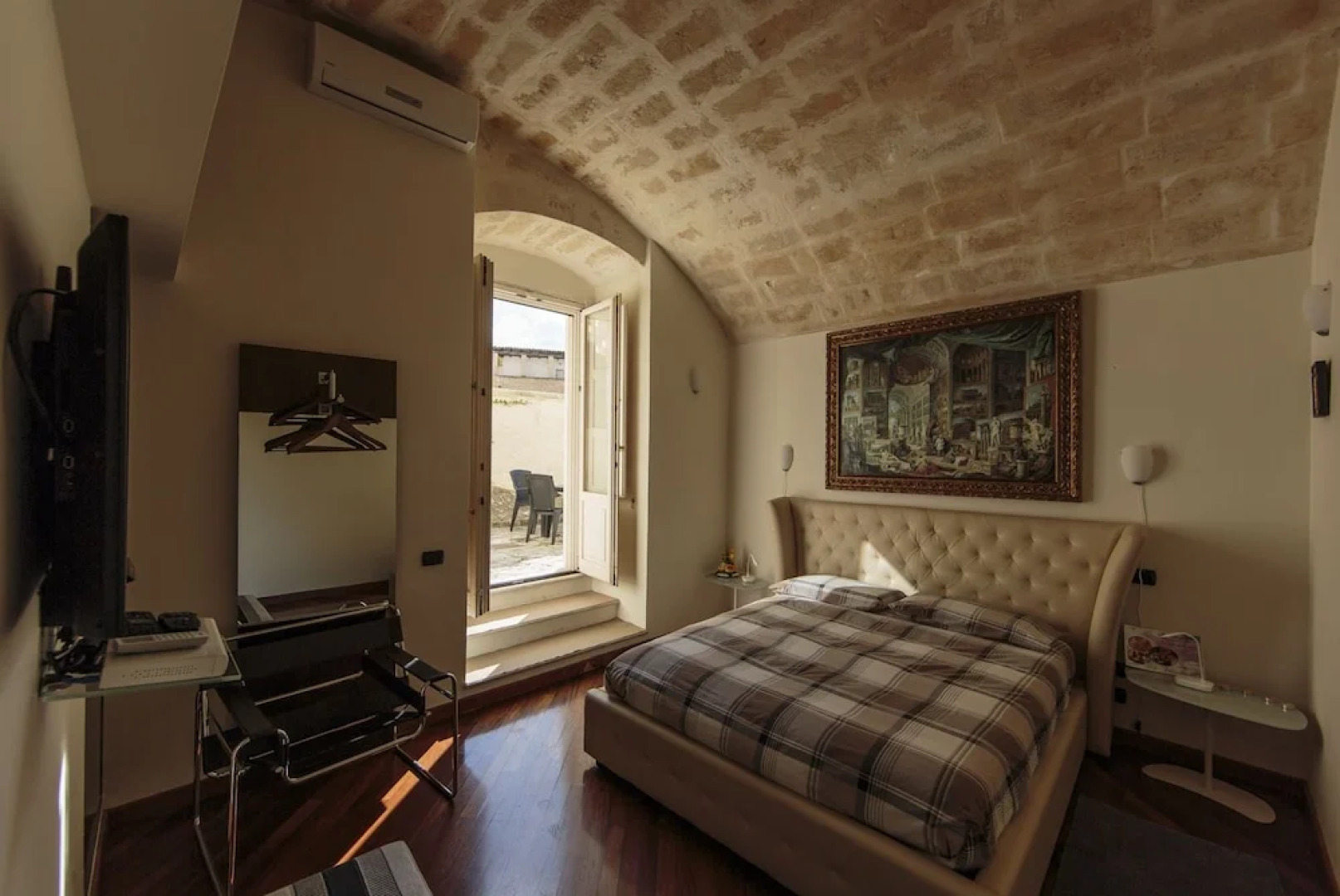 Alla dimora di Chiara Suite and Rooms