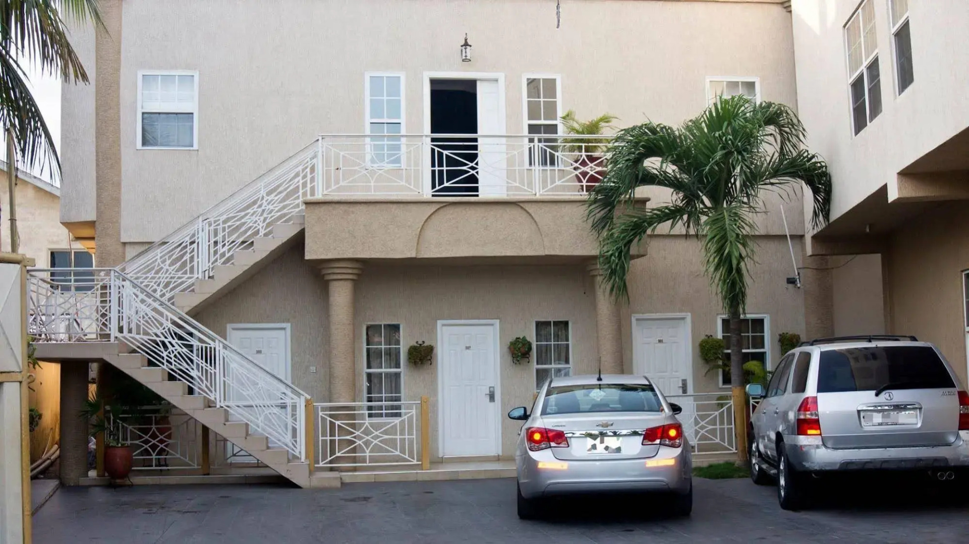 Tropical Enclave Hotel