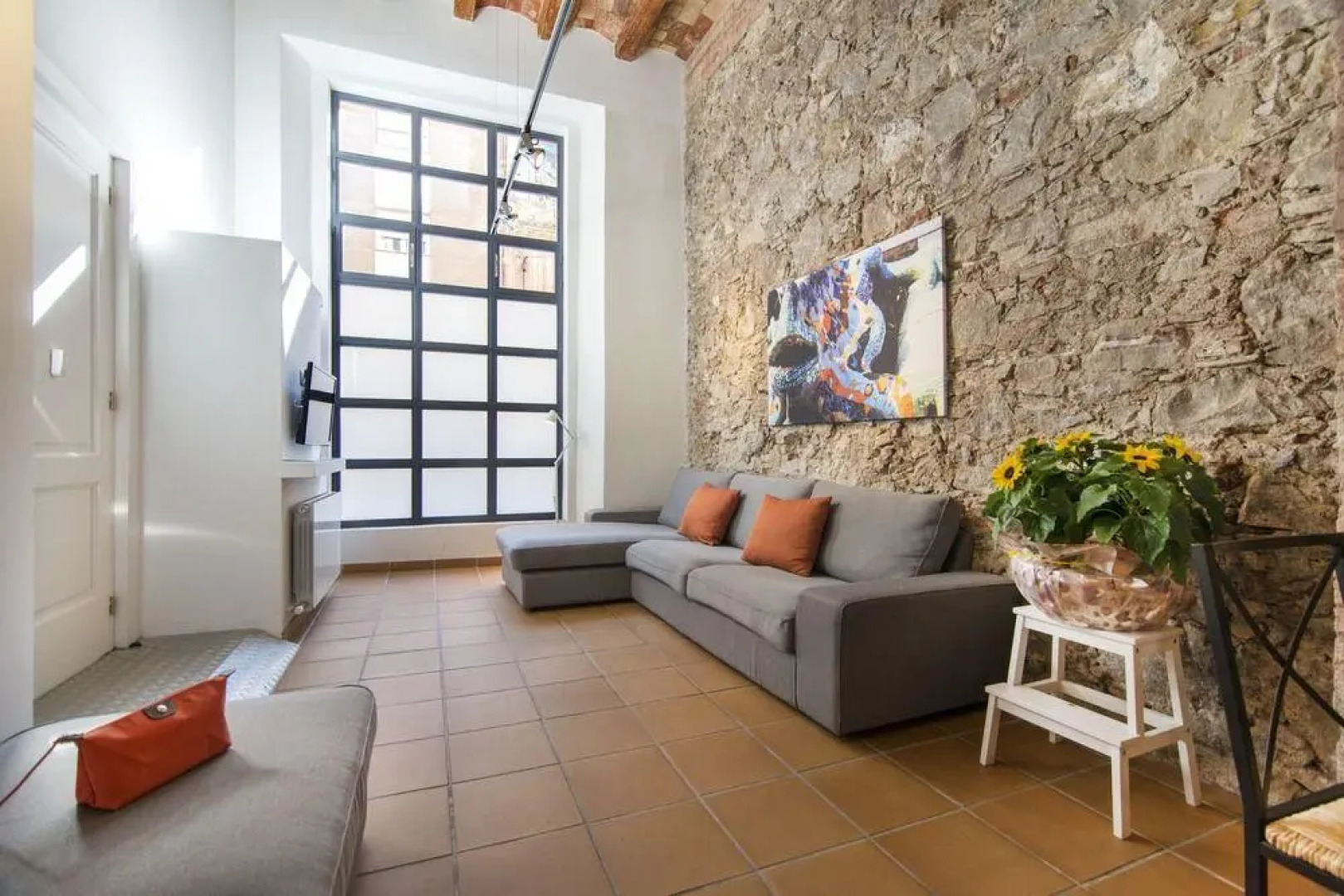 Happy People Ramblas Harbour