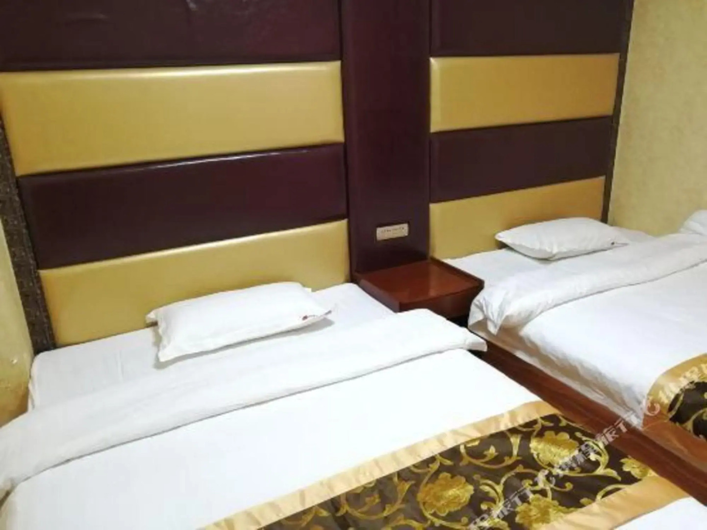 Ninth five year Express Hotel