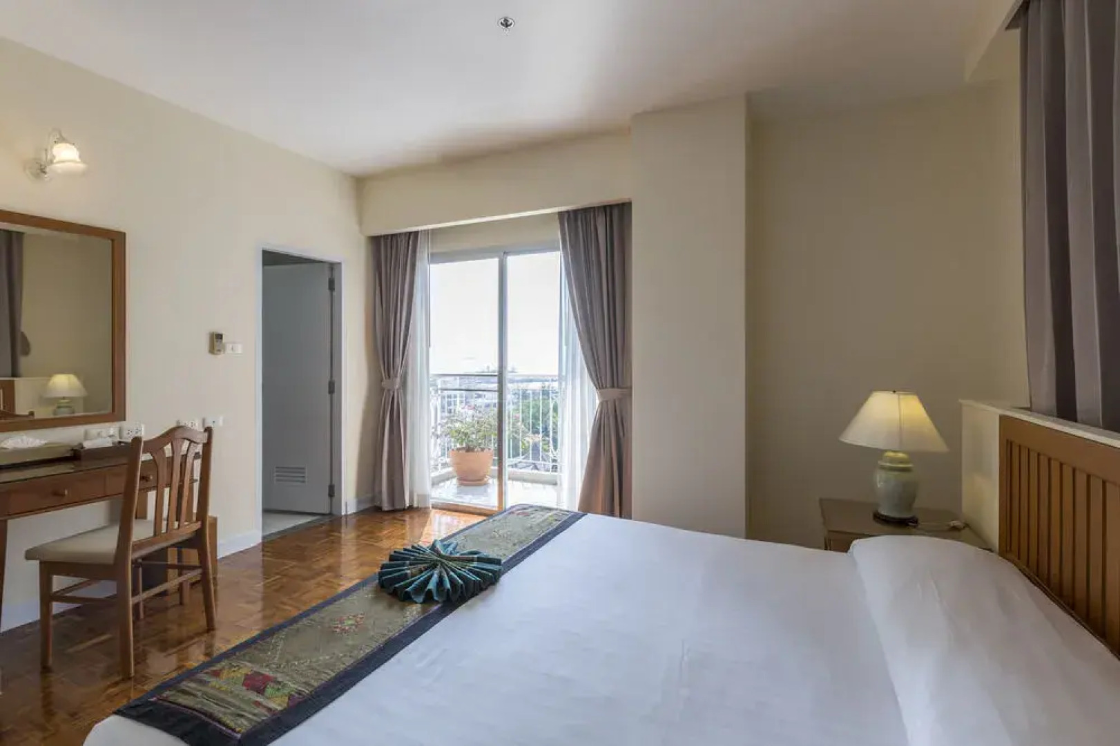 Kameo House Serviced Apartments Sriracha