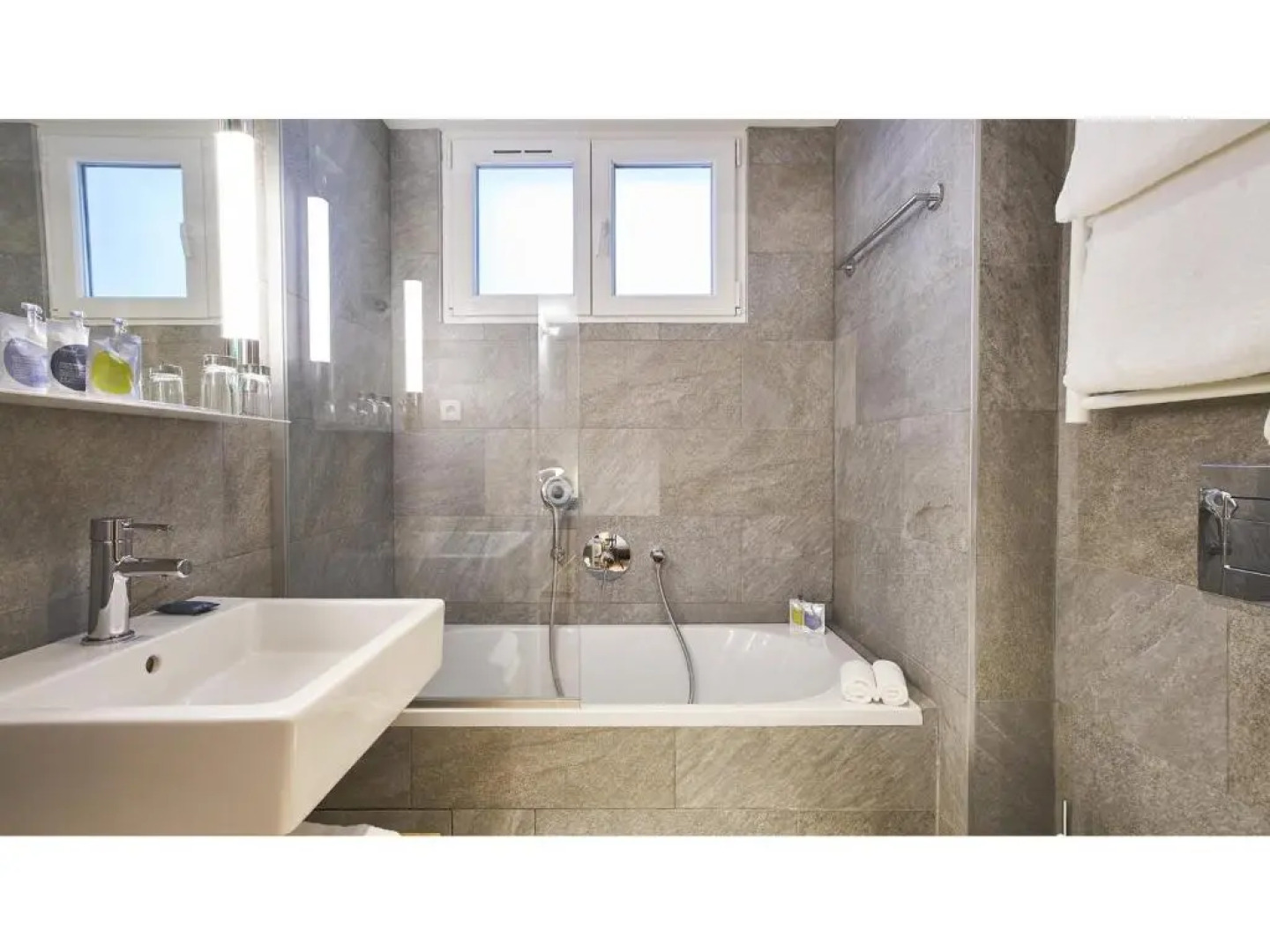 Отель 9Hotel Republique