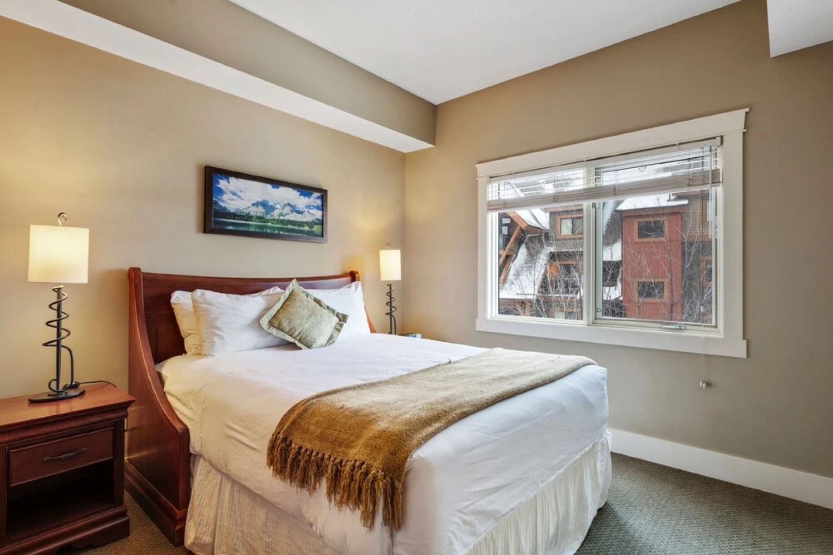 Exquisite 2BR/2BTH Luxury Condo with Mountain View