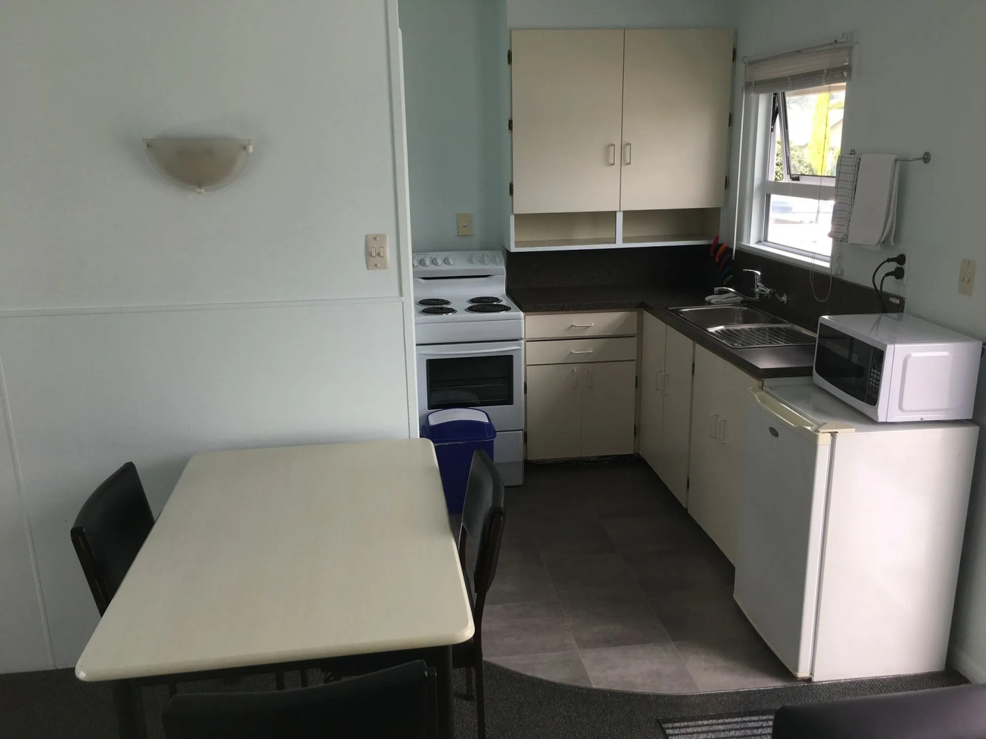 Courtesy Court Motel