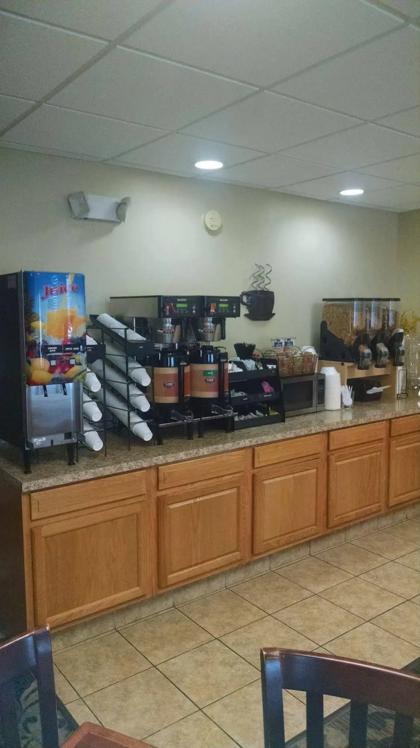 Barrington Hotel & Suites