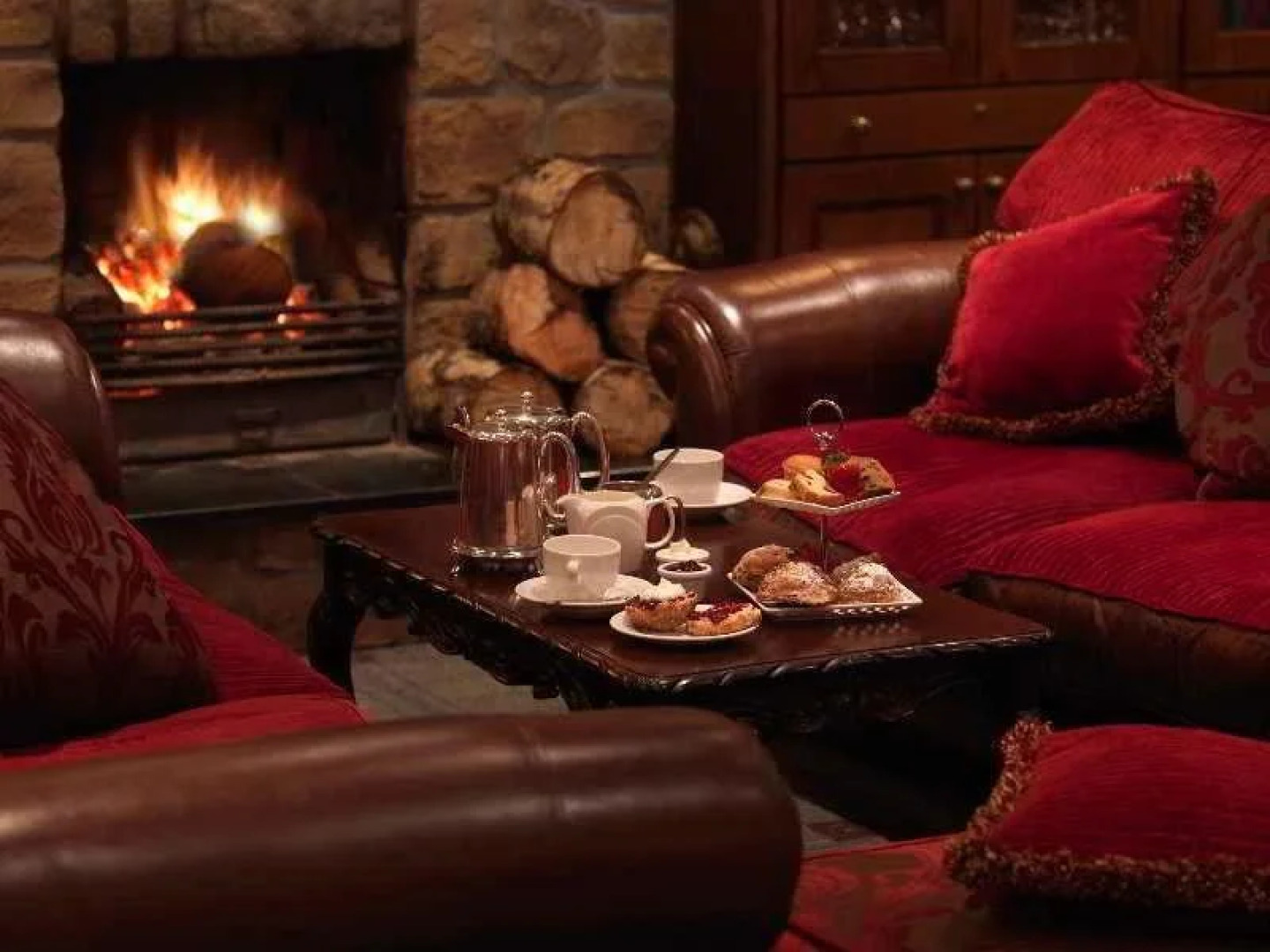 Pontoon Bridge Hotel