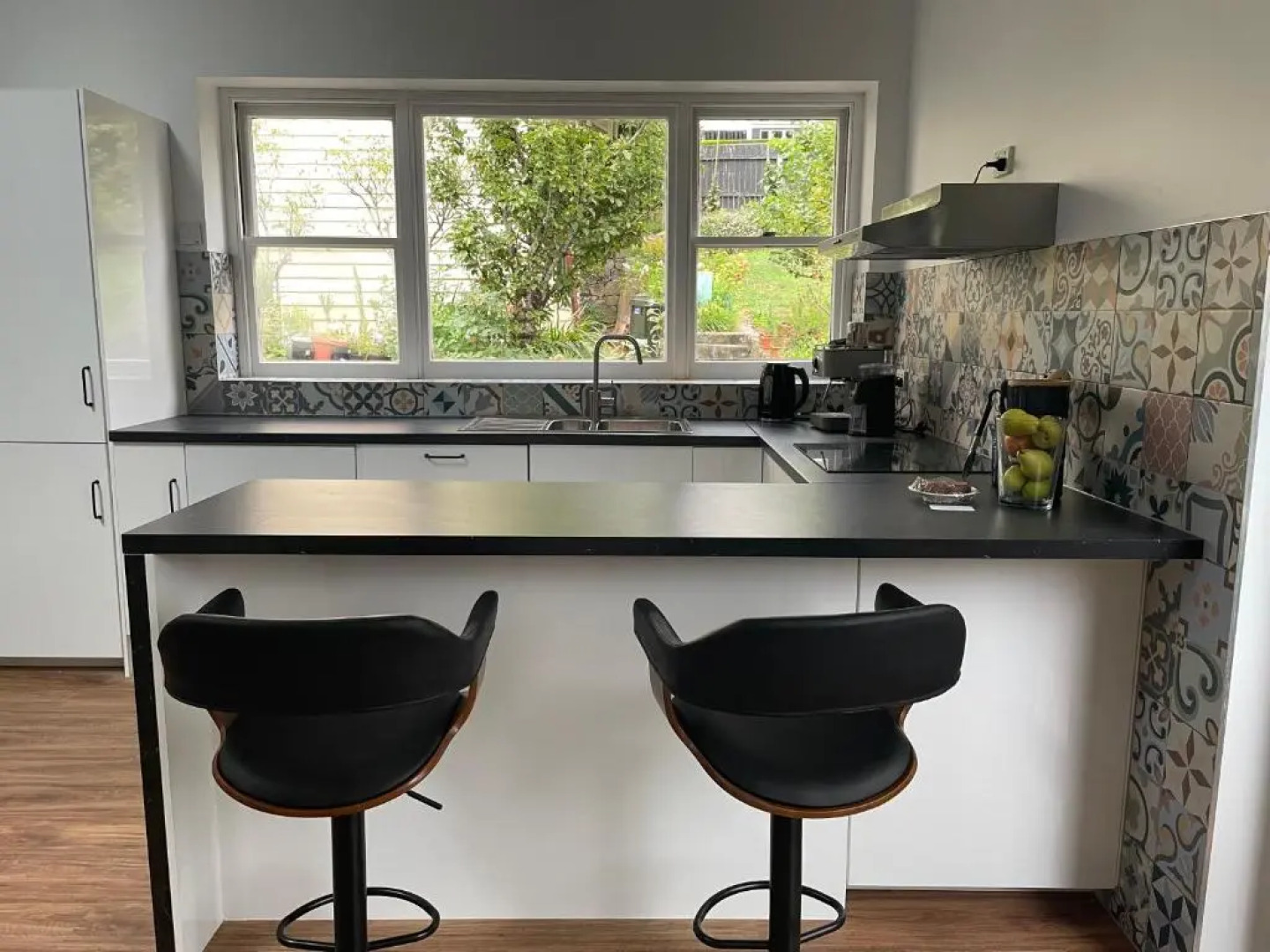 Derby Bank House- Heritage listed two bedroom old school B&B suite or a self contained cabin